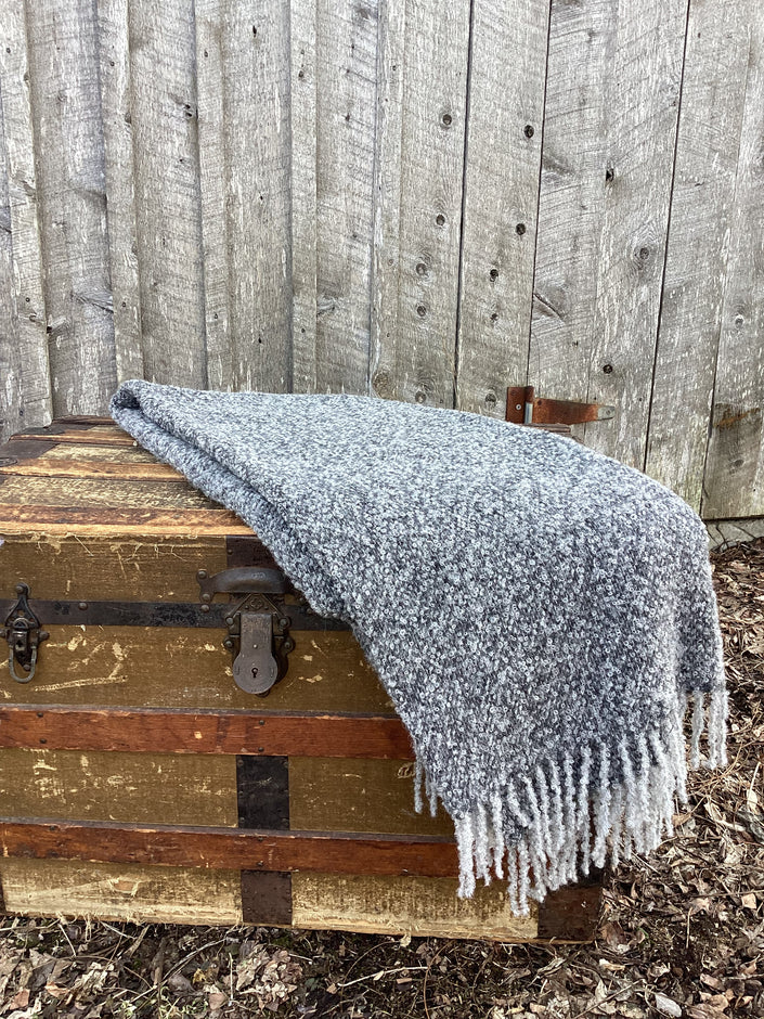 Boucle Throw